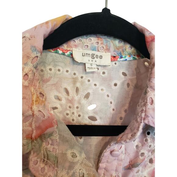 Umgee Pink Floral Eyelet Button Up Blouse Short Sleeve Puff Sleeve Small - Picture 2 of 7